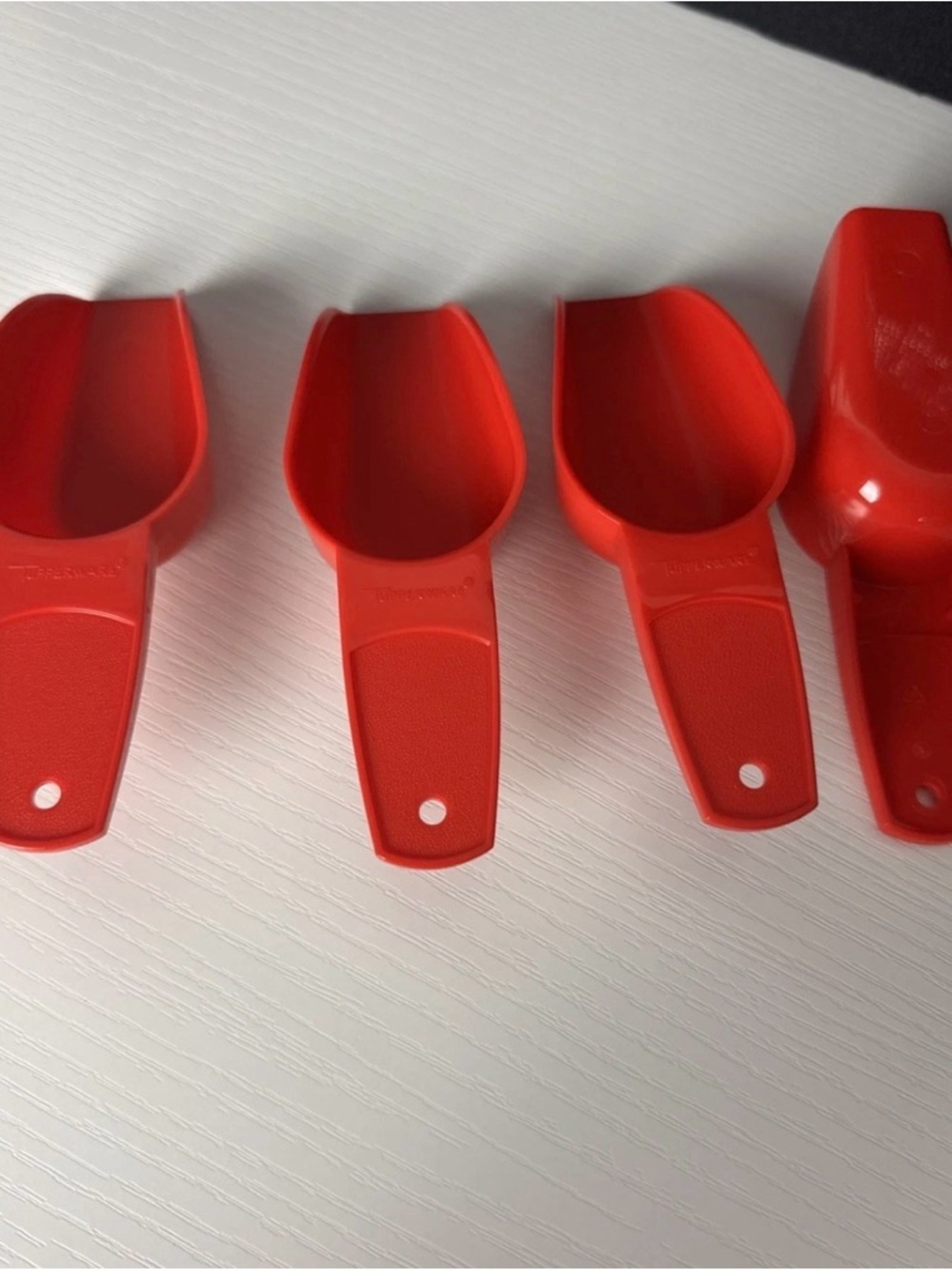Tupperware Canister Scoops Set of 4 Red 1/4 cup Sale New Scoop